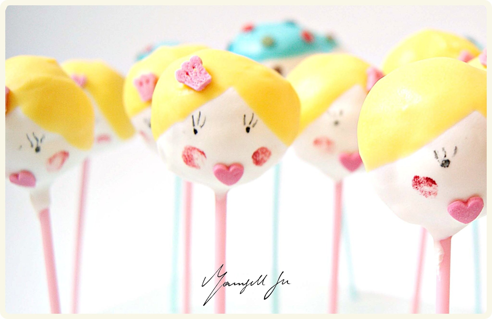 Fasching, Karneval, roher Keksteig, Cookie Dough, Piraten Cake Pops, Prinzessinnen Cake Pops, pirate, princess cake pops, Tutorial, Anleitung, receipt, Rezept, Kindergeburtsta, Cake Pops make happy, Cake Pops machen glücklich, die Cake pop Theorie, Kuchenteig, Kindheitserinnerungen