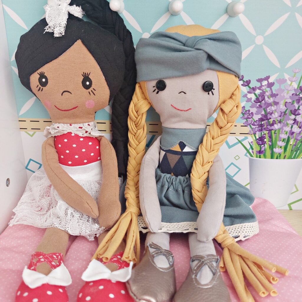 PDF Schnittmuster und Nähanleitung, Stoffpuppe, Stoffkatze, Puppenjunge, Stoffpuppe nähen, Stoffpuppe selber nähen, Mamsell Su, Puppenjunge nähen, Stoffpuppe Schnittmuster, Hipster Stoffpuppe, Probenähen, Probenähen Ergebnisse, Schnittmuster Puppenjunge, Dear cousin dolls, pdf doll pattern, sewing pattern, sewing instructions, doll boy, doll girl, doll sewing pattern, doll pattern, test sewing