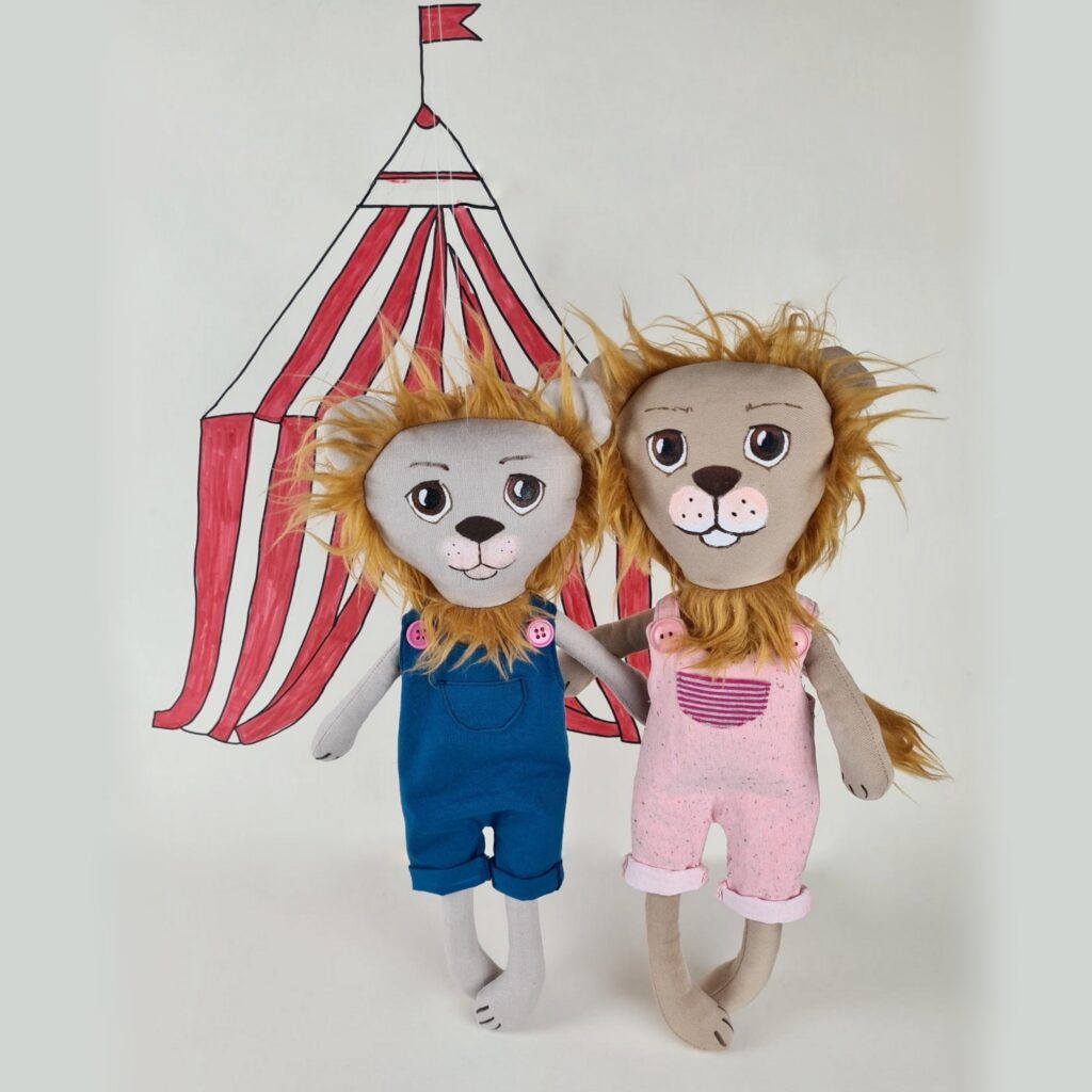 Personalisierte puppe, Personalisierte Stoffpuppe, doll on demand, individual doll, individuelle Puppe, Stoffpuppe nach Zeichnung, Stoffpuppe nach Foto, Mamsell Su, Stoffpuppe Löwe, Löwe, Puppe, lion doll