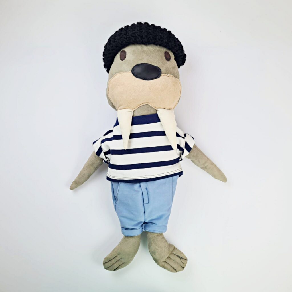 Personalisierte puppe, Personalisierte Stoffpuppe, doll on demand, individual doll, individuelle Puppe, Stoffpuppe nach Zeichnung, Stoffpuppe nach Foto, Mamsell Su, Stoffpuppe Walross, seal doll, Robbe, walrus doll