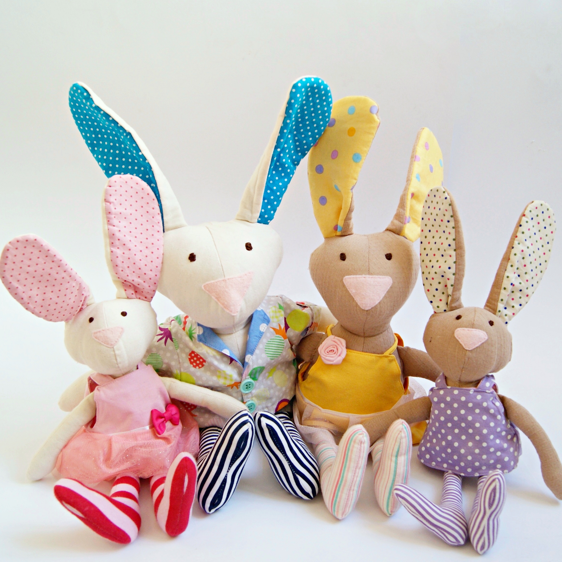 Personalisierte puppe, Personalisierte Stoffpuppe, doll on demand, individual doll, individuelle Puppe, Stoffpuppe nach Zeichnung, Stoffpuppe nach Foto, Mamsell Su, Hase Stoffpuppe, Stoffpuppe Hasenfamilie, bunny doll, bunny family