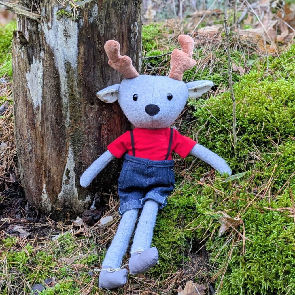 Probenähergebnis Stoffpuppe Hampus, Rentier Rentierpuppe Mamsell Su, genäht von JRoibaer